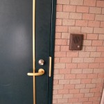 アパートリフォーム玄関ドア画像