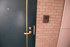 アパートリフォーム玄関ドア画像